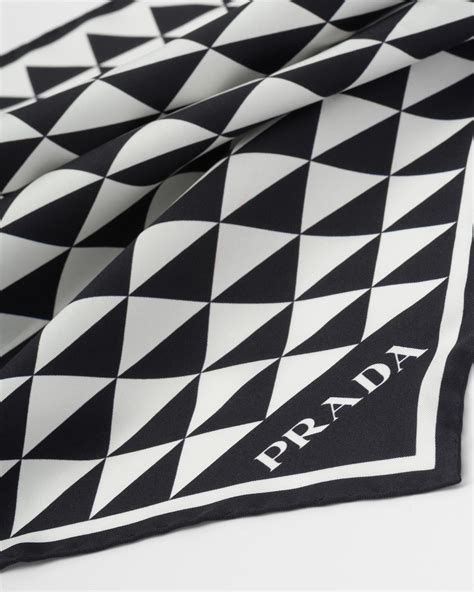 prada shawl